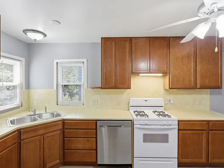936 Galtier St #1 — Photo 13