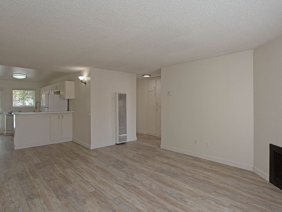 1st image of 3515 Roosevelt St #3563
