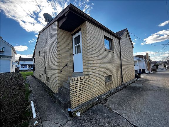 2nd image of 406 Walnut St