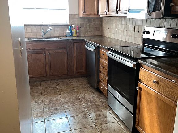 5th image of 153 Iron Oak Cir