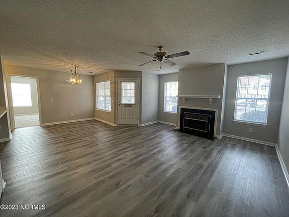 5th image of 2918 Mulberry Ln #C