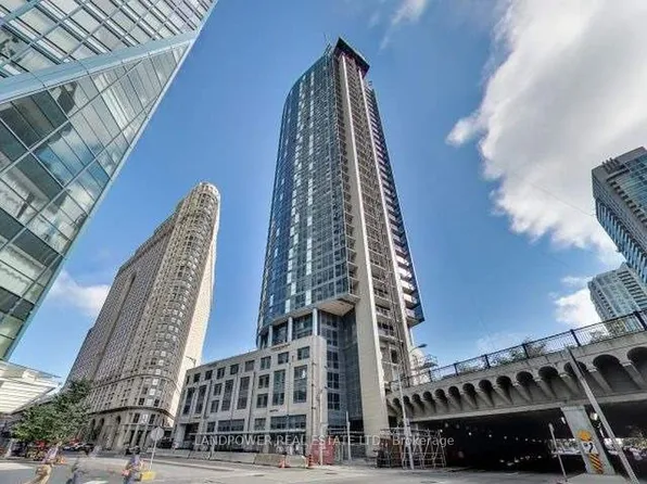 1 The Esplanade Unit 2707, Toronto, ON M5E 0A8