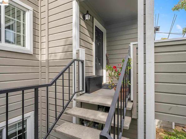 570 Canyon Oaks Dr APT E, Oakland, CA 94605