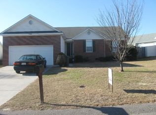 4508 Broadway Ct, Hope Mills, NC 28348