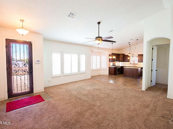 5th image of 1025 Samantha Ln