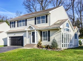 32 Pieretti Ct, Bloomfield, NJ 07003