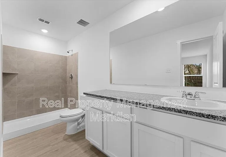 1821 Pentro Pkwy — Photo 12