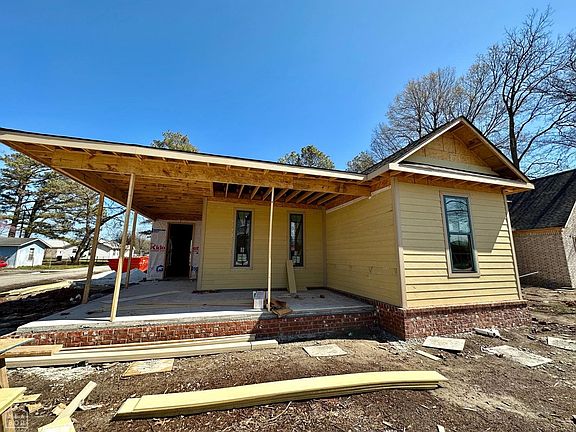 2nd image of 608 Beauchamp St