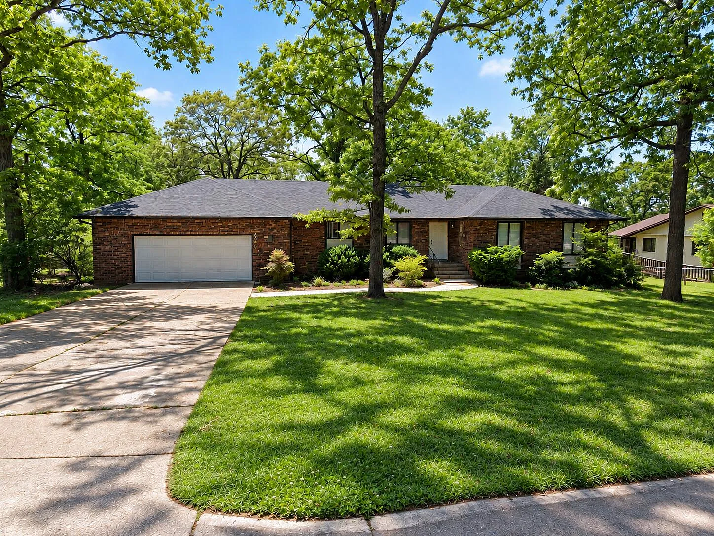 5 bed, 3.5 bath, 3385 sqft, $2,950 — Photo 1