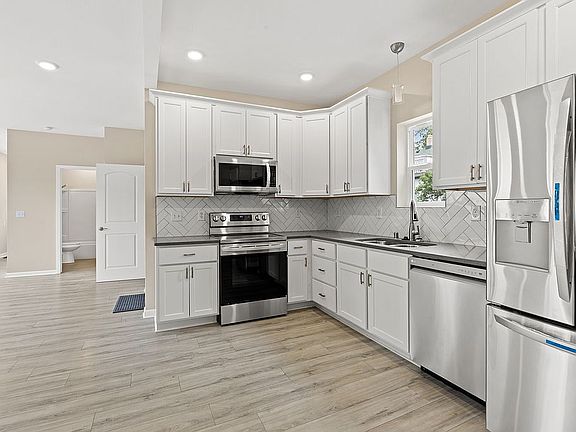 2nd image of 2030 N Buffum St #A