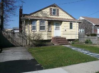 264 W End Ave, Freeport, NY 11520