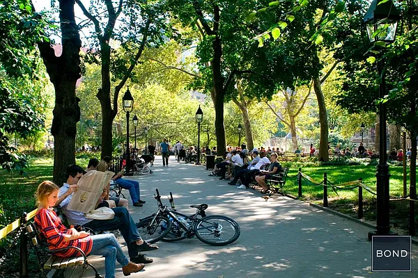 Sold by Bond New York | media 9