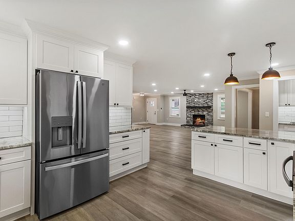 3rd image of 9 Howell Rd