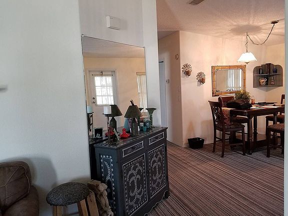 3rd image of 26 Bluewater Lake Cir