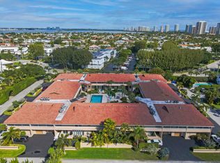 1100 Surf Rd APT 114, Riviera Beach, FL 33404