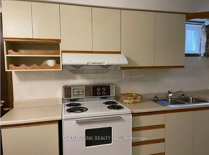 1 bed, $880 — Photo 3