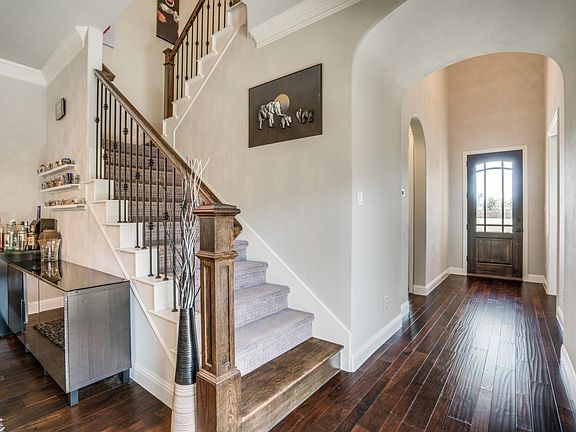 4th image of 645 Canterbury Ct