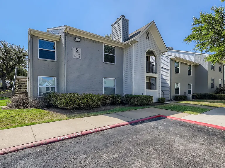 Fieldcrest Apartments — Photo 32