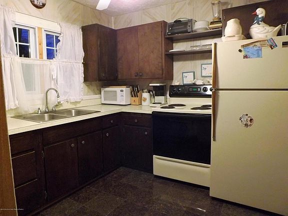 4th image of 718 Parkside Ave