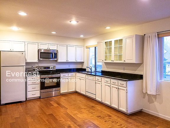 2nd image of 2542 174th Ave NE