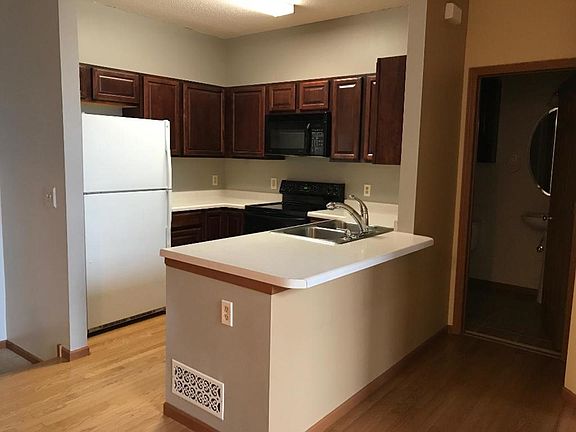 2nd image of 644 Woodduck Dr