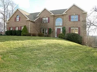 912 Poplar Pl photo 1