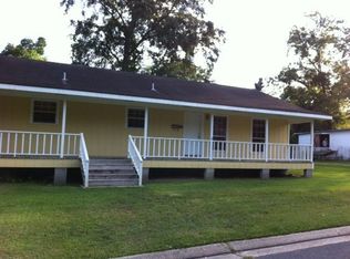 817 Bilbo St #A, Deridder, LA 70634