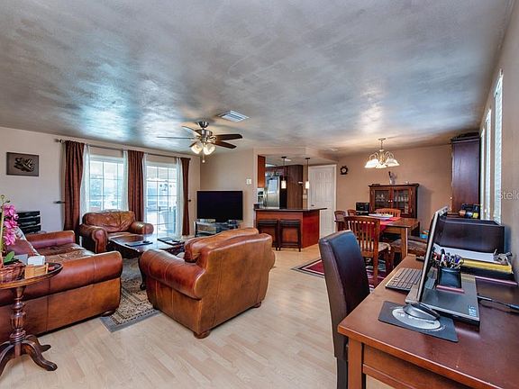 5th image of 7130 Isle Dr