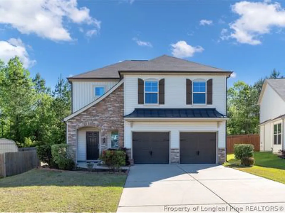 22 Hallow Oak St