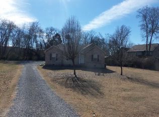 869 Leigh Ln, Gallatin, TN 37066