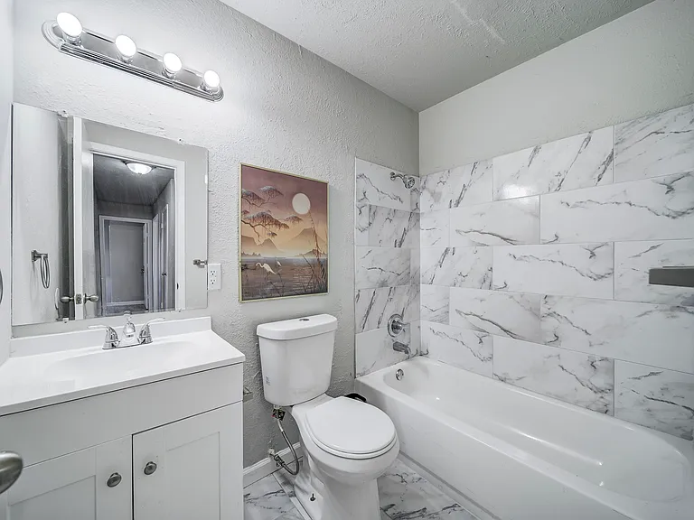 Pebbleshores Dr — Photo 3