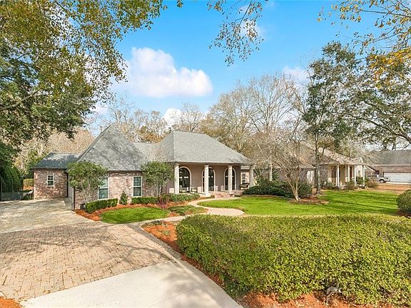 2nd image of 427 Autumnwood Rd