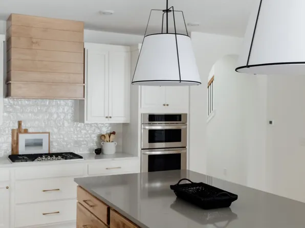 4852 Hanson Rd, Shoreview, MN 55126