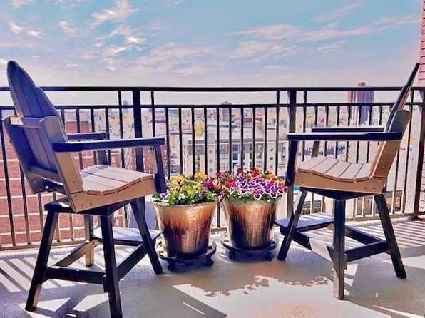 500 E Grant St APT 907, Minneapolis, MN 55404