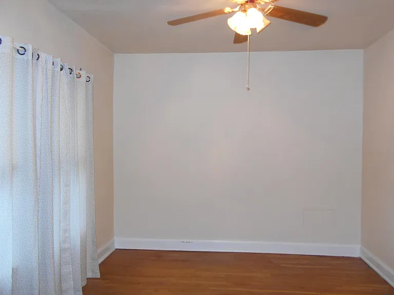 2400 Woodbourne Ave #3C — Photo 11