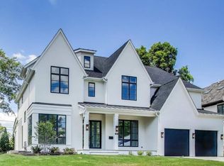 910 Allmen Ave, Hinsdale, IL