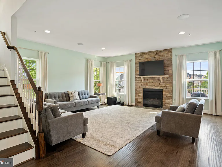 14202 Bentley Park Dr — Photo 10