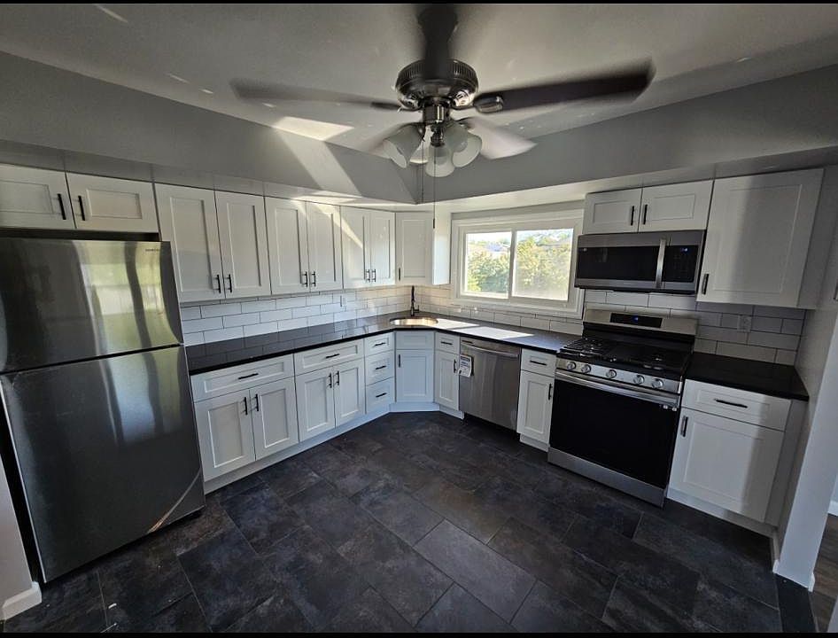 1st image of 61 Memphis Ave Floor 1