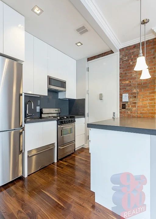 1st image of 2100 2nd Ave #15