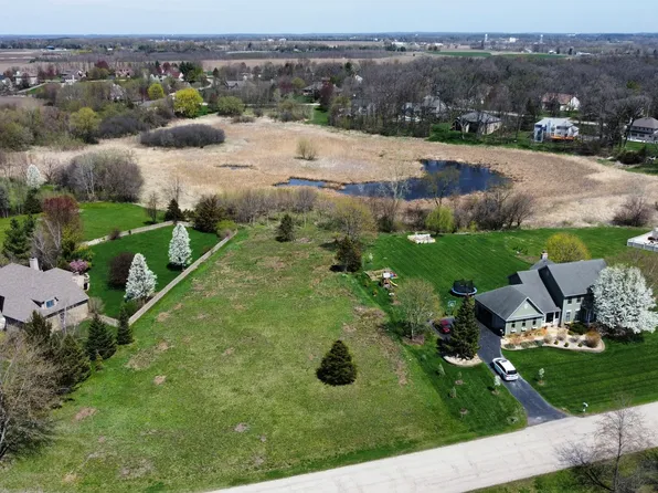 6114 Whiteoak Dr #73, McHenry, IL 60050