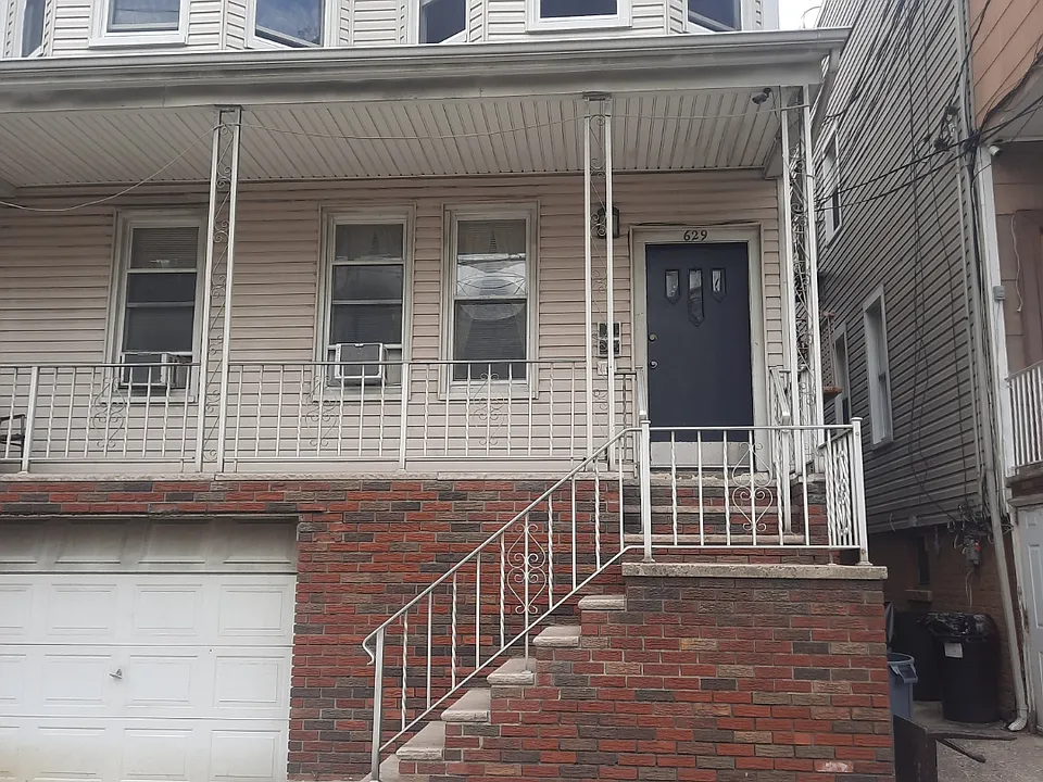629 Kennedy Blvd #3