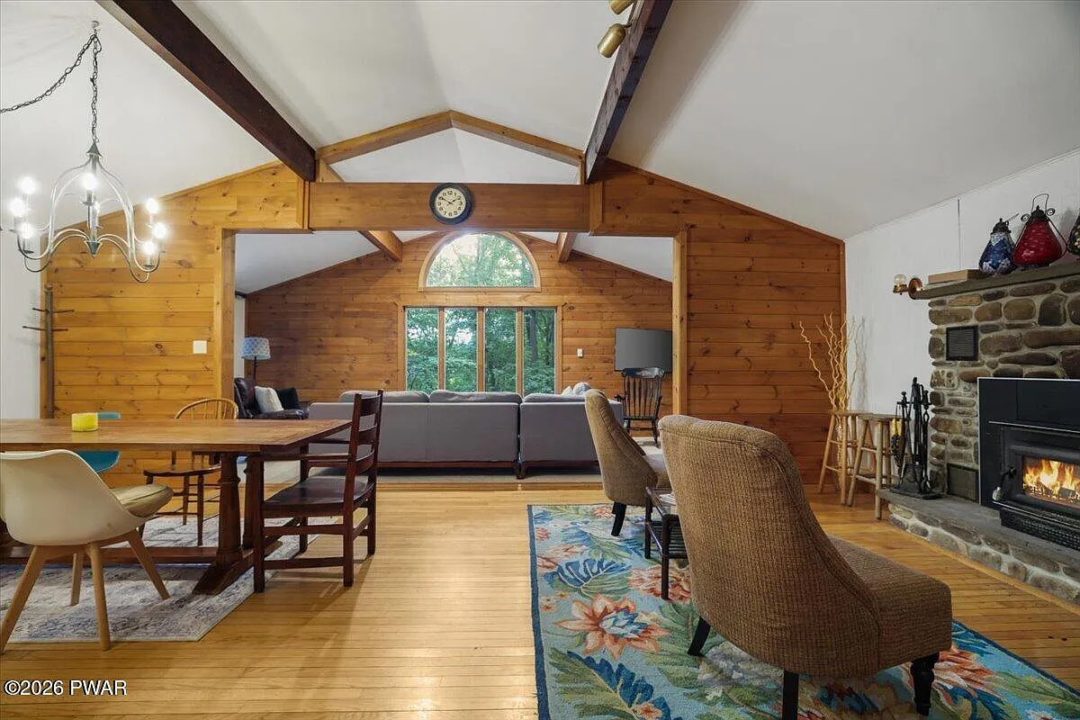 4 bed, 2144 sqft, $2,300 — Photo 1