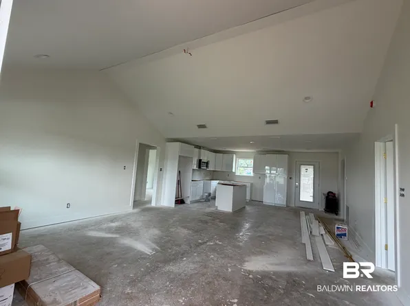 9859 Brighton Dr N, Chunchula, AL 36521