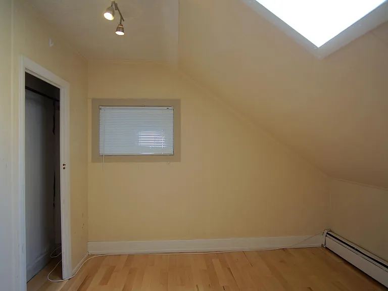 48 America St #3A — Photo 12
