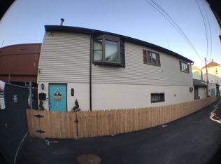 28 Quequechan St, Fall River, MA 02723