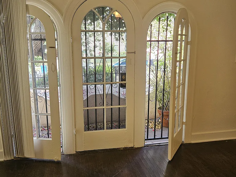228 S Catalina St #4 — Photo 13