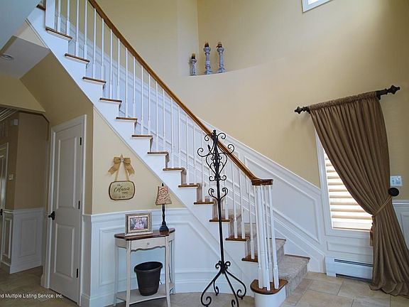 3rd image of 30 Indale Ave