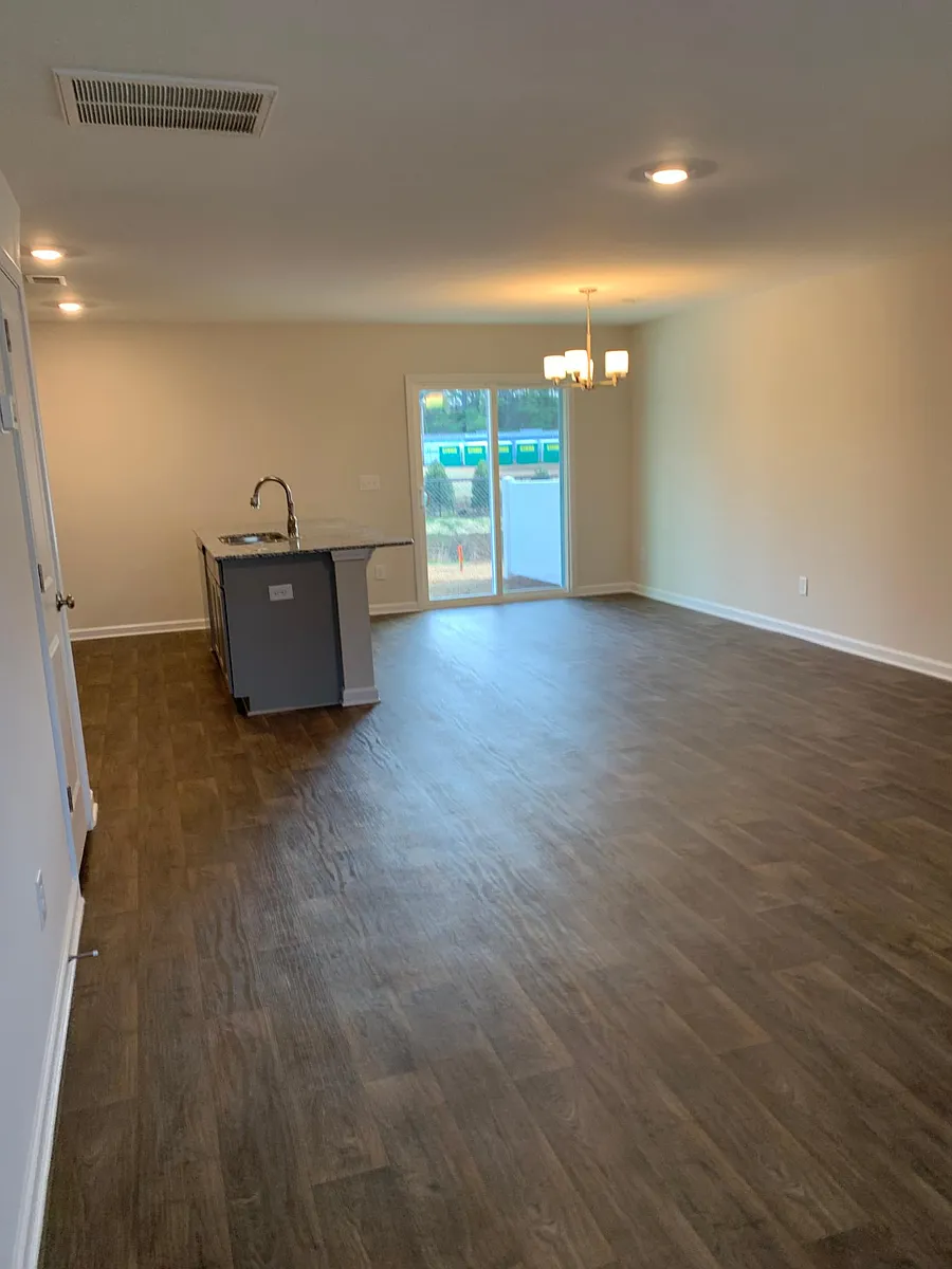 Building Photo - 709 Dewitt Dr