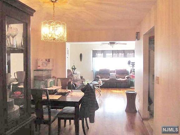 5th image of 291 De Soto Pl