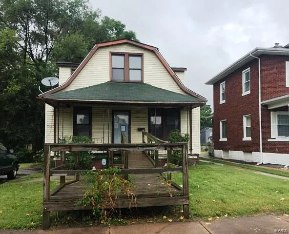 1633 4th St photo 1